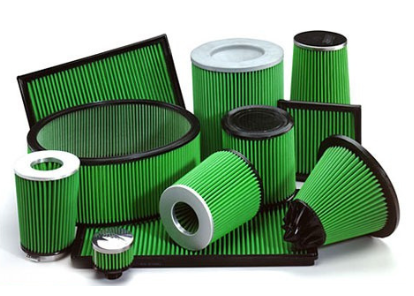 Groene sportluchtfilters in verschillende soorten en maten, zoals cilindrisch, vierkant, rond en kegelvormig