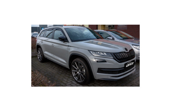 Side wind deflectors Master Dark (rear) suitable for Skoda Kodiaq 2017- (only with chrome window frames), Image 3