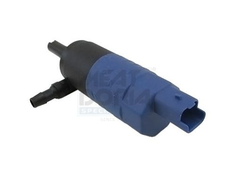 Cleaning fluid pump, window cleaning