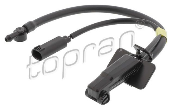 Cleaning fluid spray nozzle