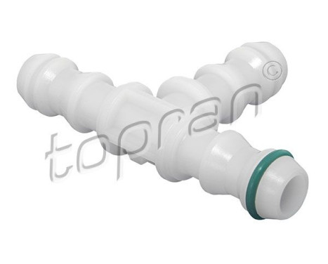 Connecting element, cleaning fluid line